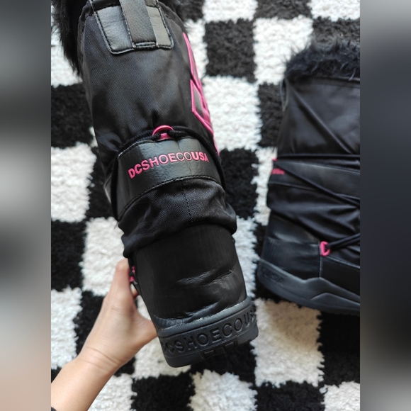DC SHOES BLACK ND PINK BOOTS! - Picture 6 of 8